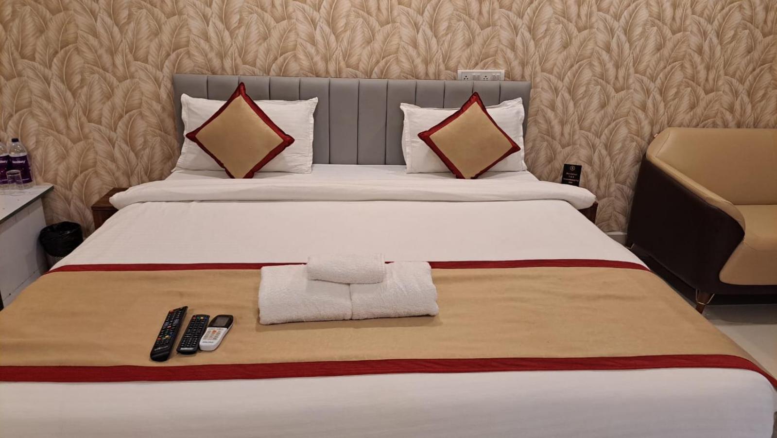 Hotel Stalwart Jajati Бхубанешвар Екстериор снимка